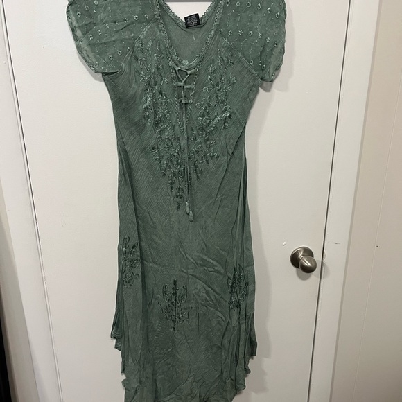 Green Dress - Picture 2 of 5